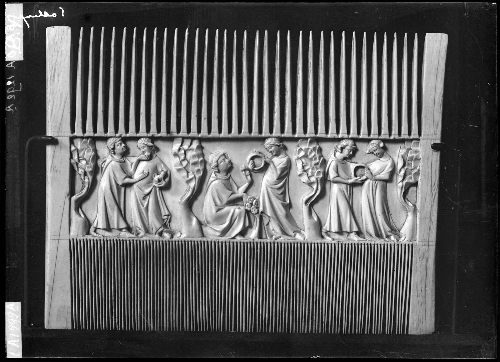 Peigne, galants, ivoire, France