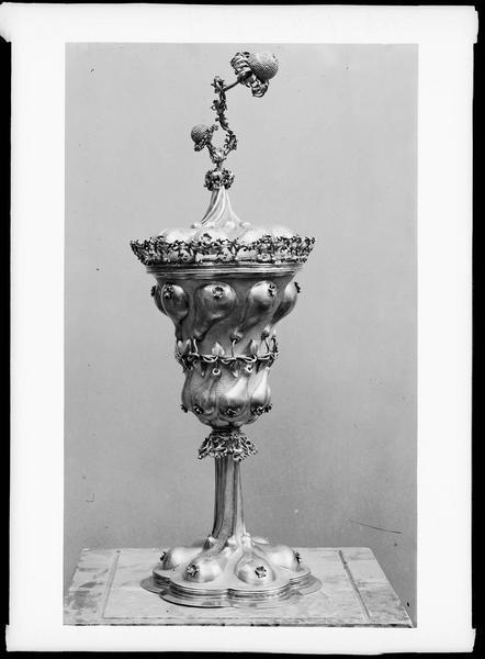 Coupe (pokal) de l'empereur Maximilien 1er, argent doré et or repoussé
