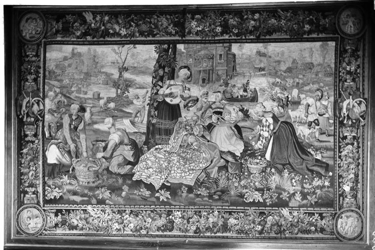 Tapisserie des Gobelins, tenture dite des mois Lucas, pièce n°4 : avril, le concert - © Ministère de la Culture (France), Médiathèque du patrimoine et de la photographie, diffusion RMN-GP