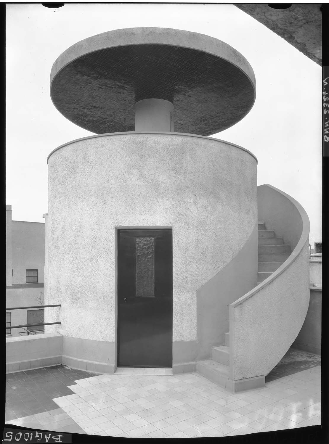 Escalier extérieur et belvédère