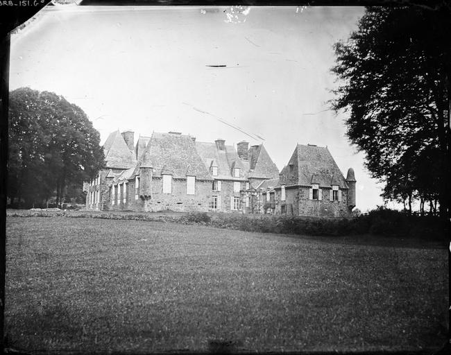 Façade du Château du Repas