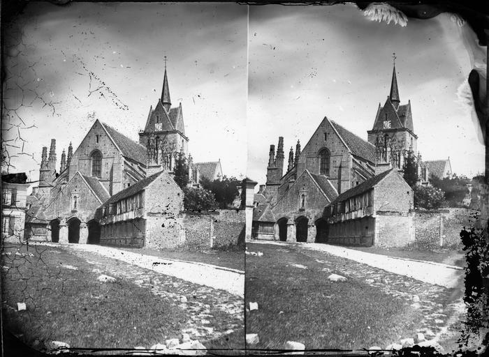 Façade et côté sud de Notre-Dame de Guibray