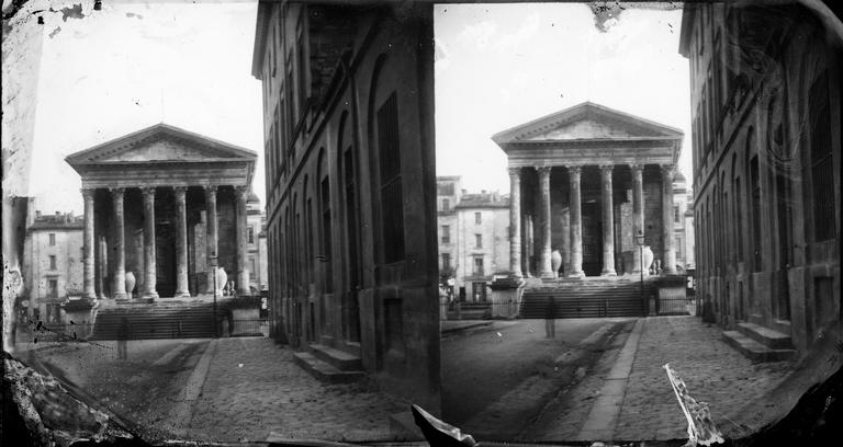 La Maison Carrée vue de face