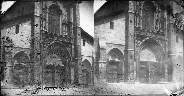 Façade et porche d'entrée de la cathédrale Saint-François de Salle