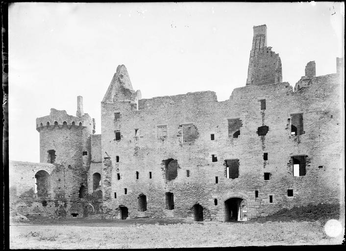 Vue d'ensemble sur les ruines