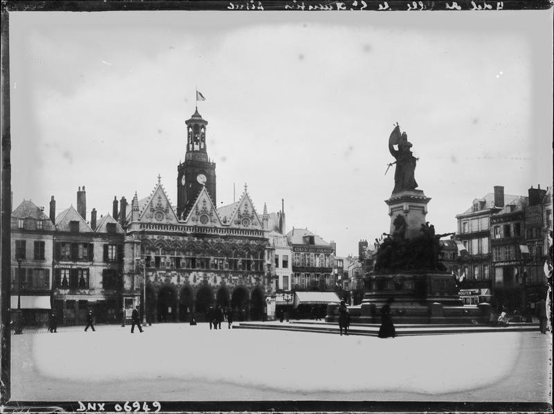 Vue d'ensemble sur la place