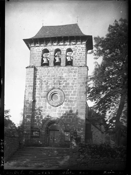 Façade avec clocher