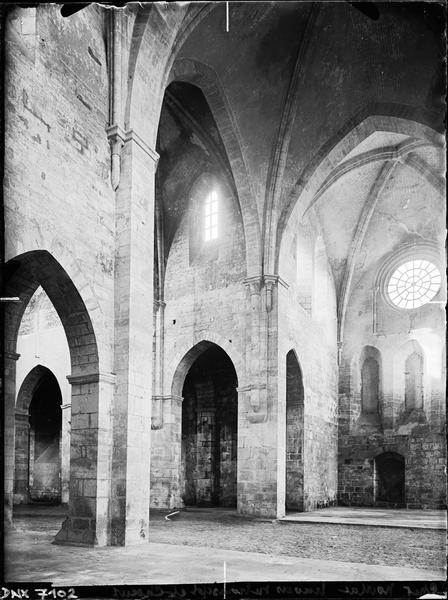 Eglise : transept et choeur, vue diagonale