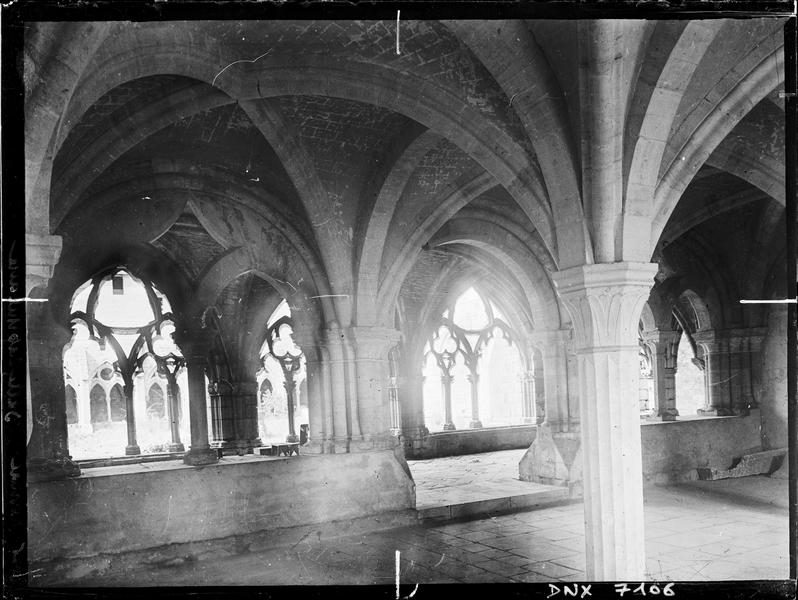 Salle capitulaire et galerie est du cloître