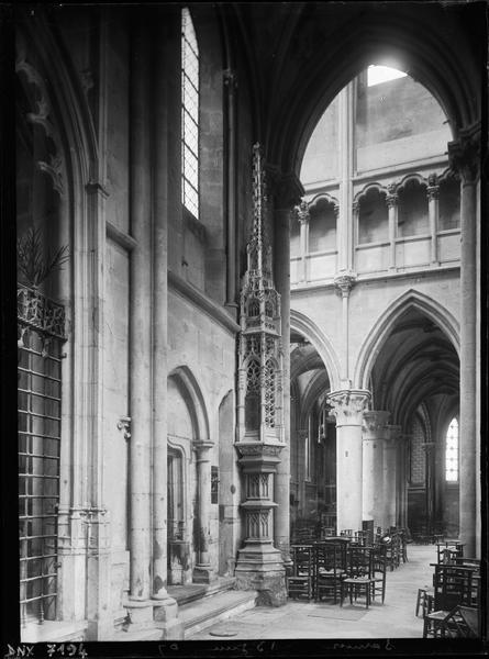 Intérieur : ciborium