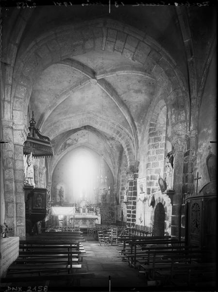 Intérieur : nef vers le choeur