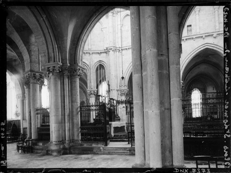 Intérieur : le choeur vu du bas-côté nord