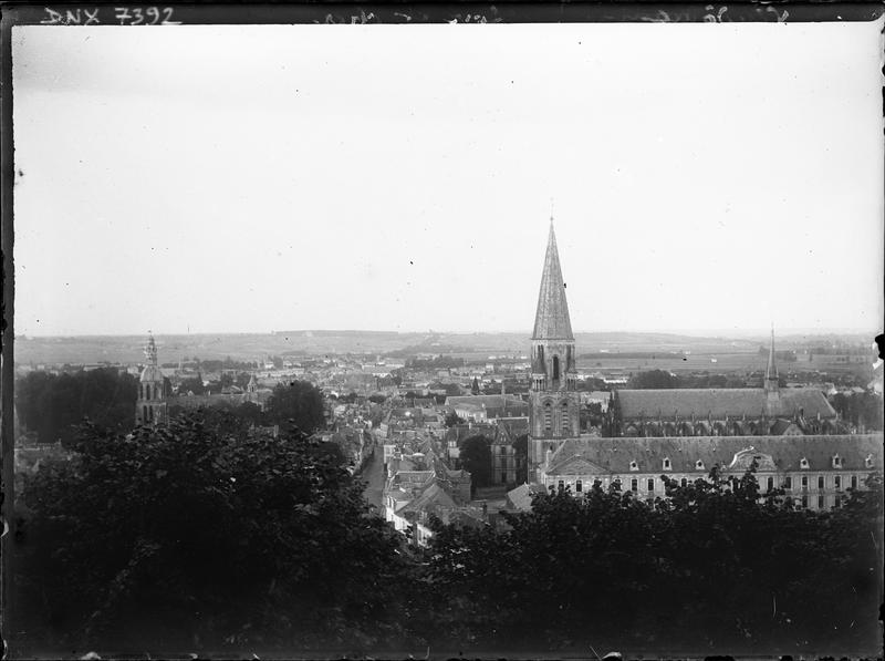 Vue panoramique de la ville en arrière-plan de l'abbaye