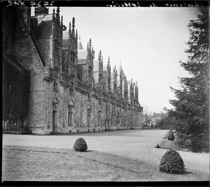 Façade sur le parc, vue oblique