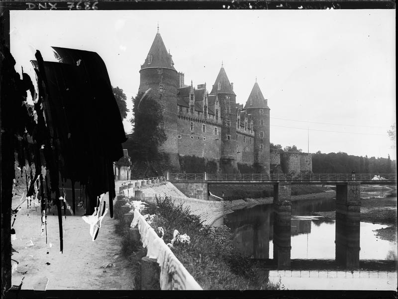 Façade sur l'Oust, vue oblique