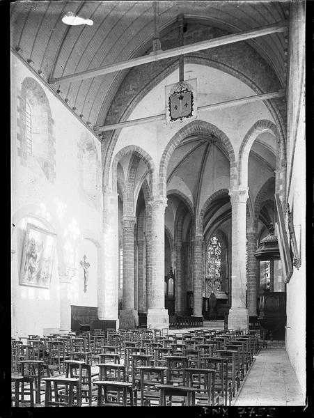 Intérieur : croisée du transept vue vers le choeur