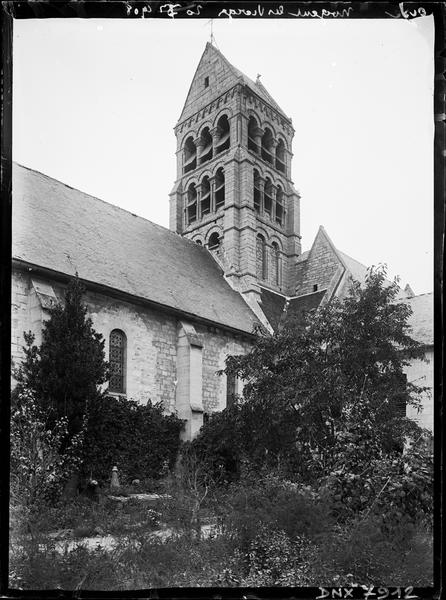 Clocher, angle nord-est