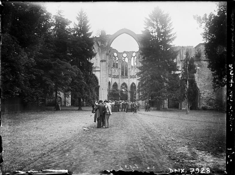 Abbatiale : ruines du choeur