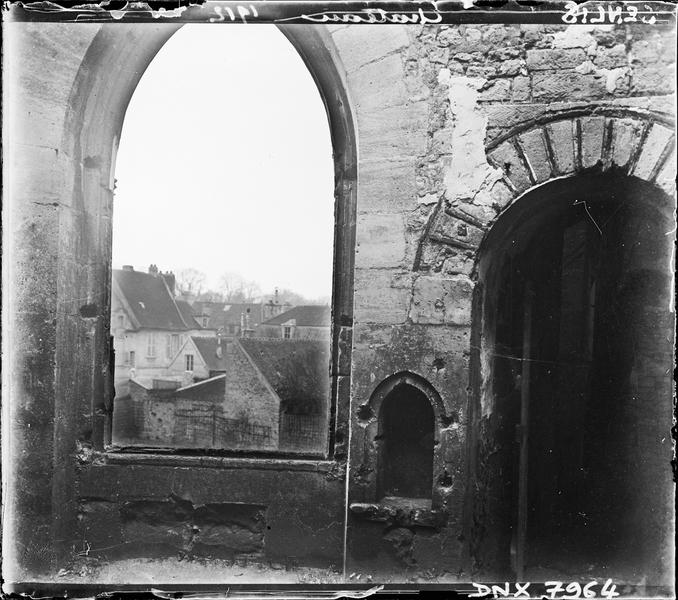 Ruines : fenêtre vers l'extérieur