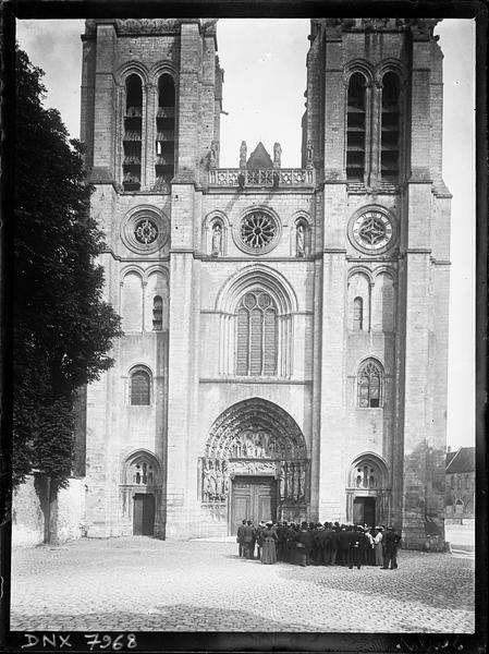 Façade ouest, partie des tours