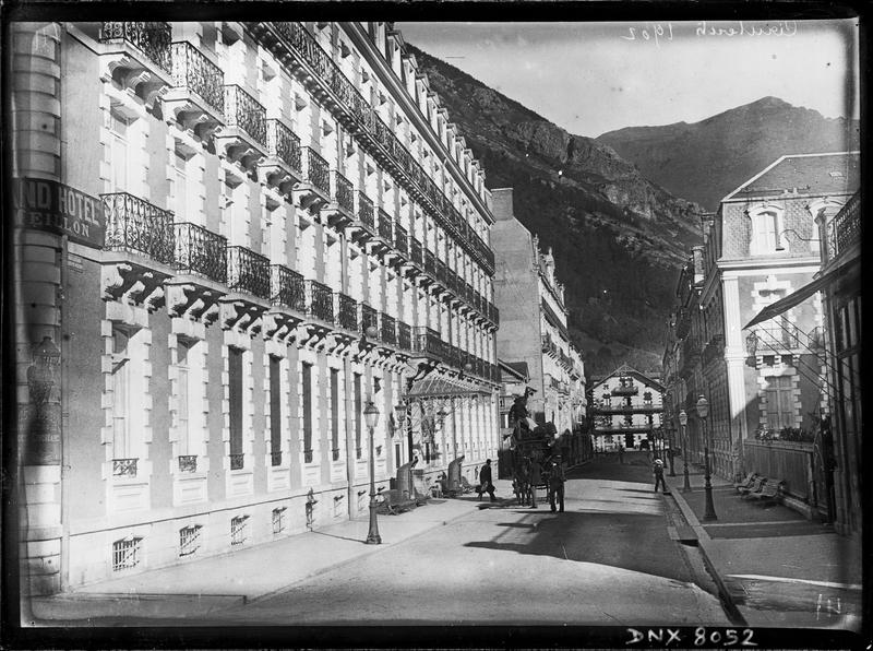 Façade sur le boulevard, vue diagonale