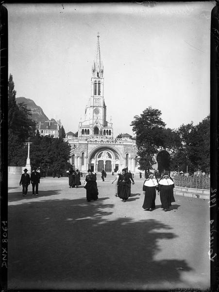 Basilique : façade ouest