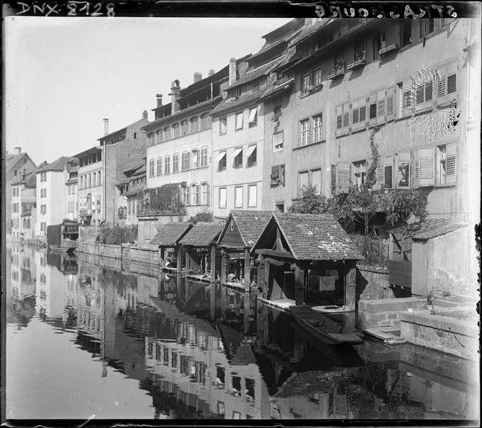 Quartier de la petite France : tanneries au bord de l'Ill