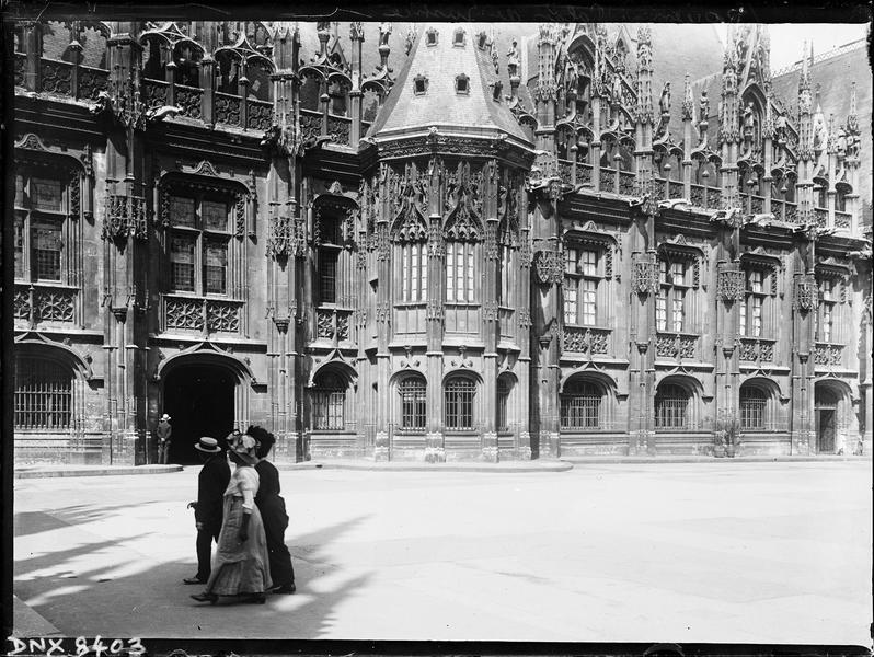 Façade sur cour, vue diagonale