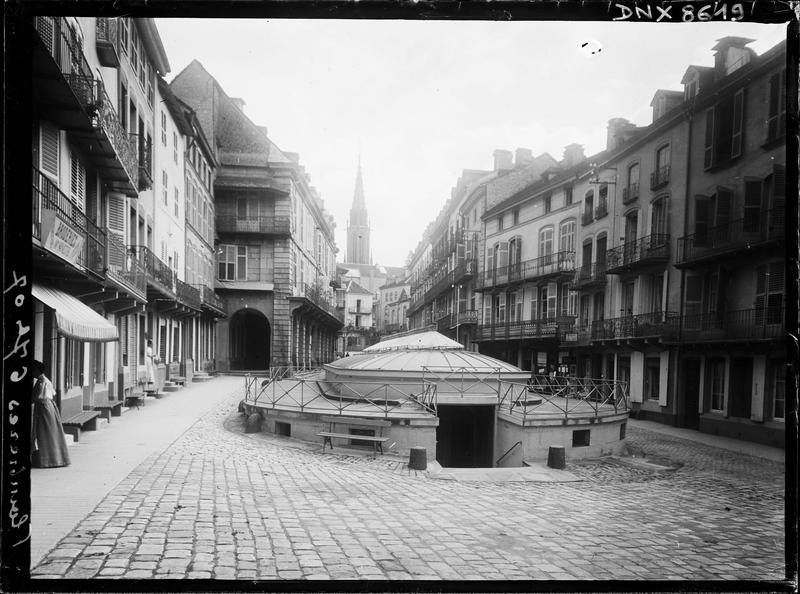 Entrée sur la place, et vue perspective de la rue Stanislas