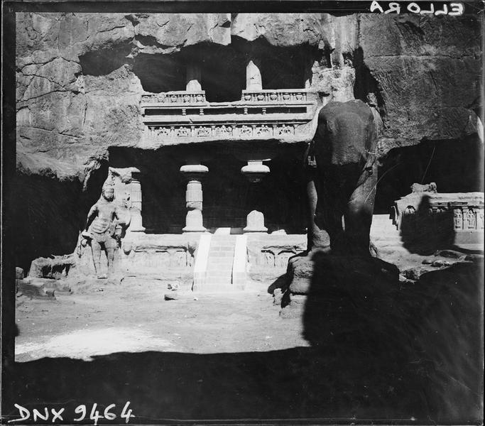 Détail : décor sculpté