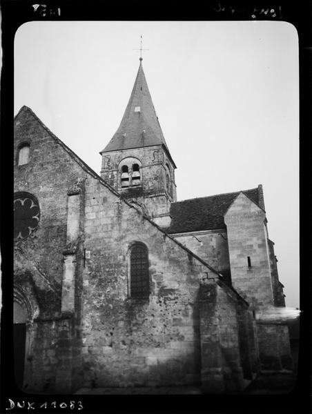 Façade ouest et partie supérieure du clocher