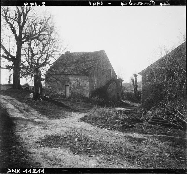 Vue d'ensemble avec escalier extérieur