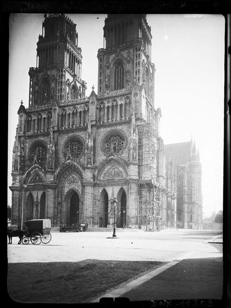 Façade ouest, vue diagonale