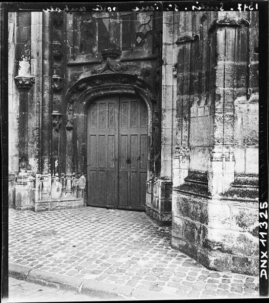 Façade ouest : porte nord