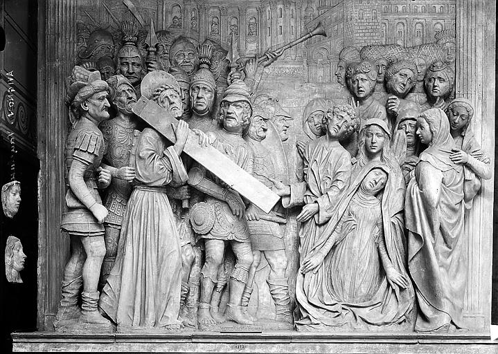 Bas-relief provenant de l'église Saint-Didier: Portement de croix