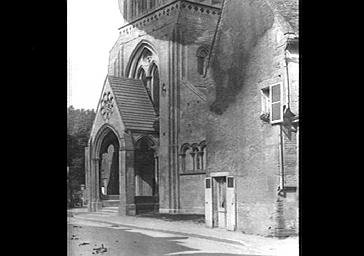 Porche et base du clocher