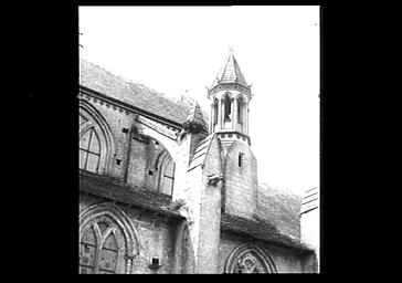 Façade nord, détail du clocheton entre la nef et le choeur