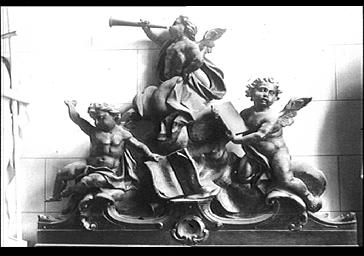 Couronnement d'un confessionnal, groupe en bois provenant de l'abbaye de Mortemer - © Ministère de la Culture (France), Médiathèque du patrimoine et de la photographie, diffusion RMN-GP