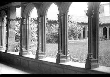 Cloître, détail d'une galerie