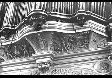 Buffet d'orgues, détail des bas-reliefs