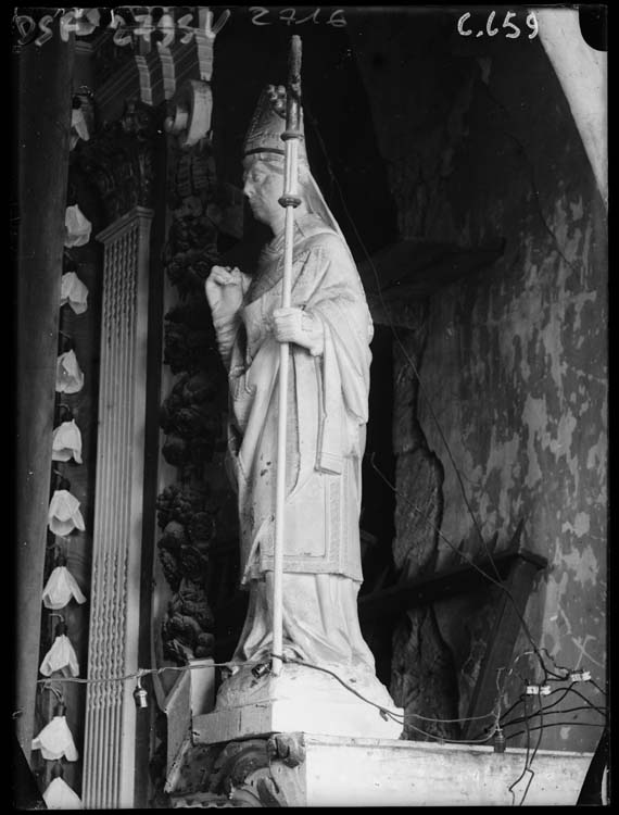 Statue (grandeur nature) : Saint évêque