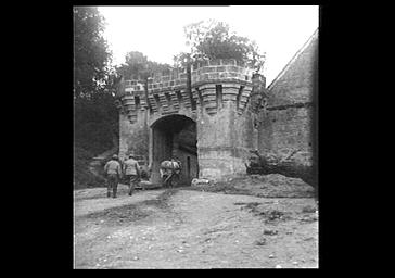 Porte fortifiée