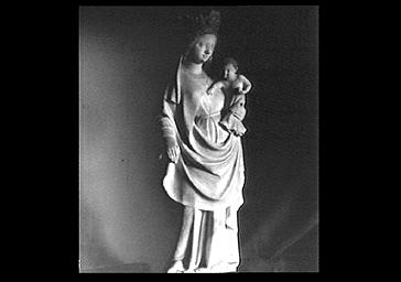 Statuette en marbre de la Vierge à l'Enfant