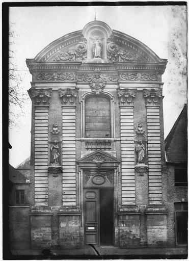 Façade de la chapelle de la caserne Saint-Stanislas