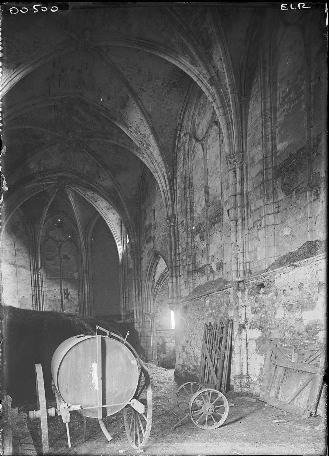 Vue intérieure de la nef de la chapelle