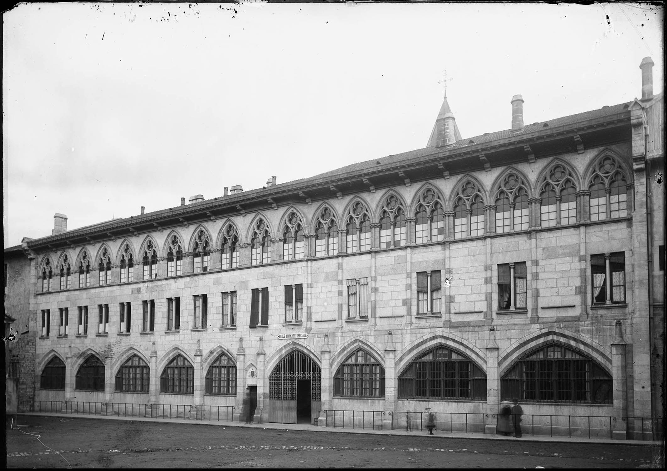 Façade sur cour