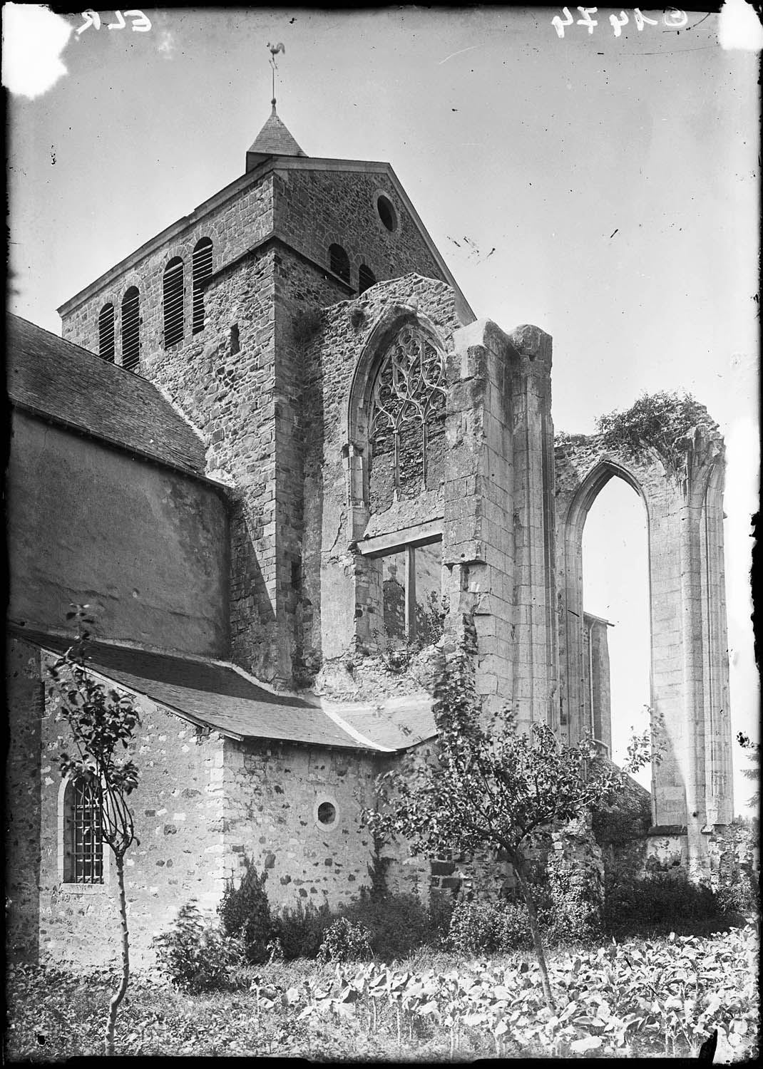 Vue des ruines du choeur