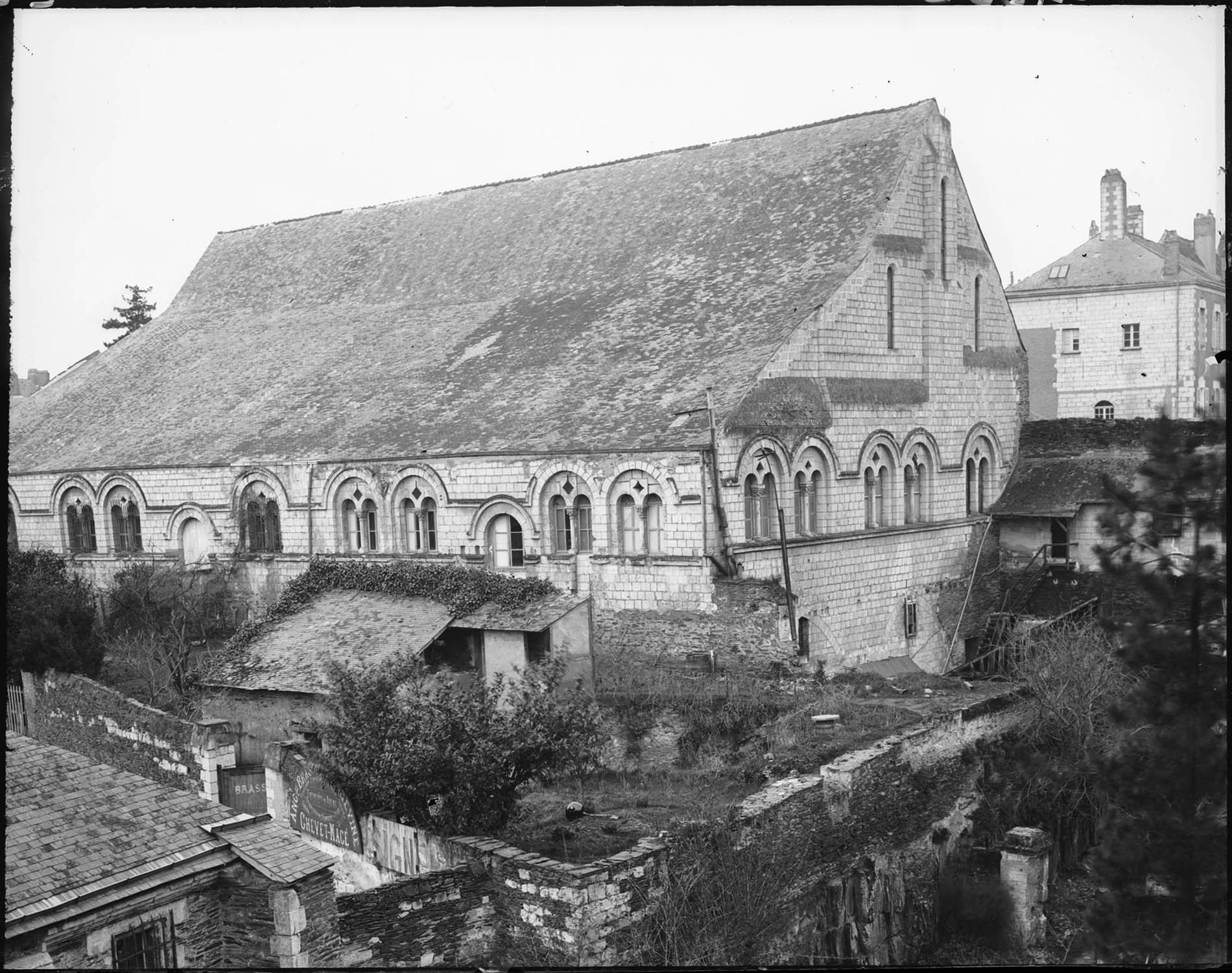 Vue d'ensemble de l'ancienne salle des malades