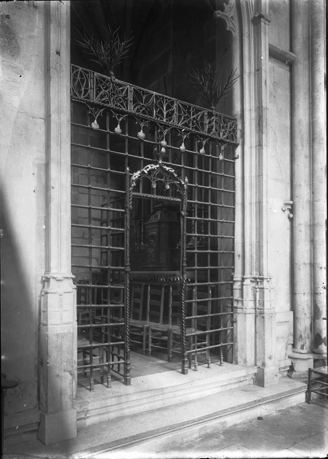 Grille de clôture de la chapelle des drapiers