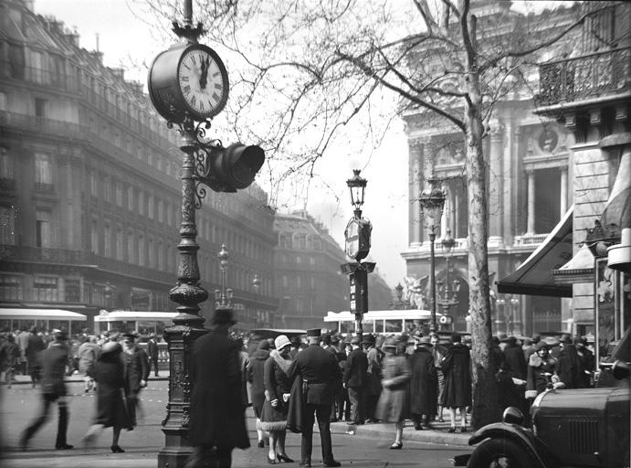 Place de l'Opéra : Traversée de piétons